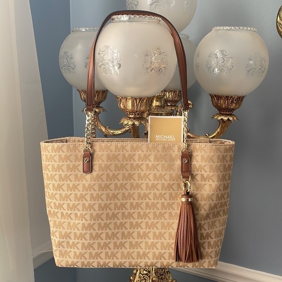 Brand New Michael Kors Beige Camel Medium Chain Tote Tassel Bag Zippered Purse - Picture 14 of 14